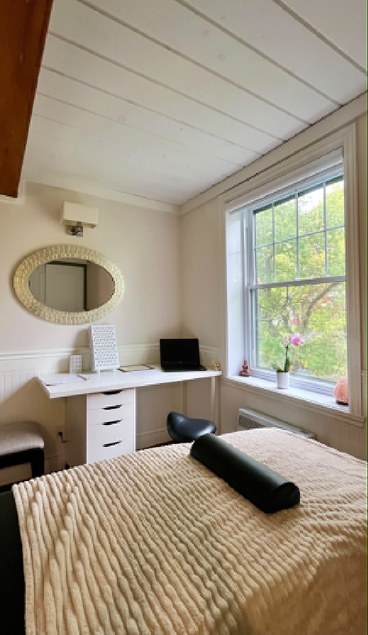 Salle de massage lumineuse du Studio K